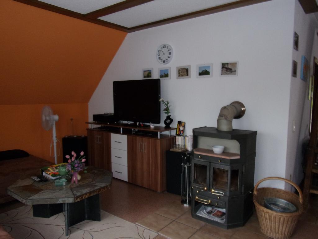 Ferienwohnung Hartmann Frankenau Exterior foto